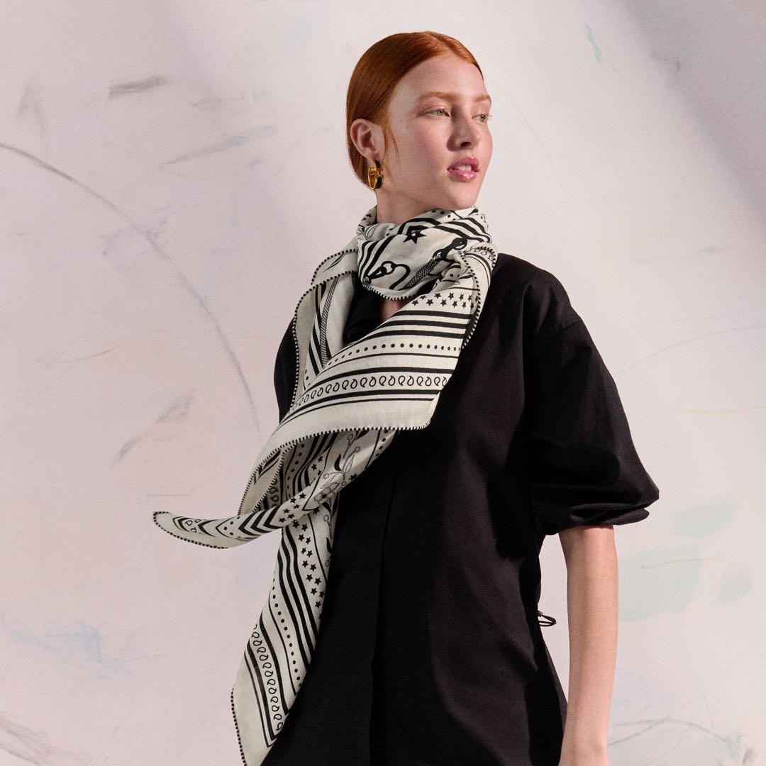 新品 エルメス カレジェアン カシミアシルク 《アマゾンの祭典・バンダナ》