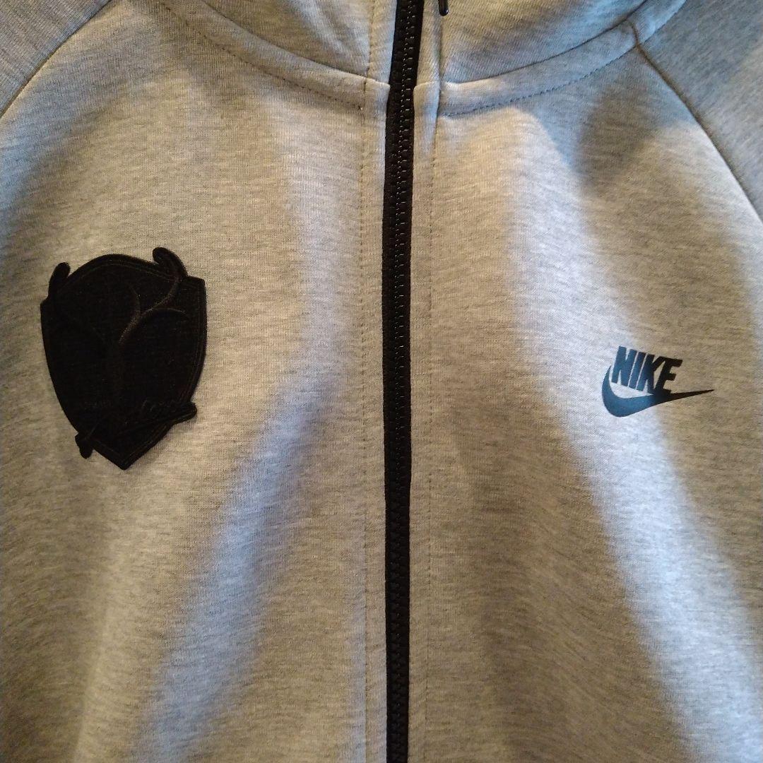 鹿島アントラーズ フード付きパーカー エンブレム - メルカリ