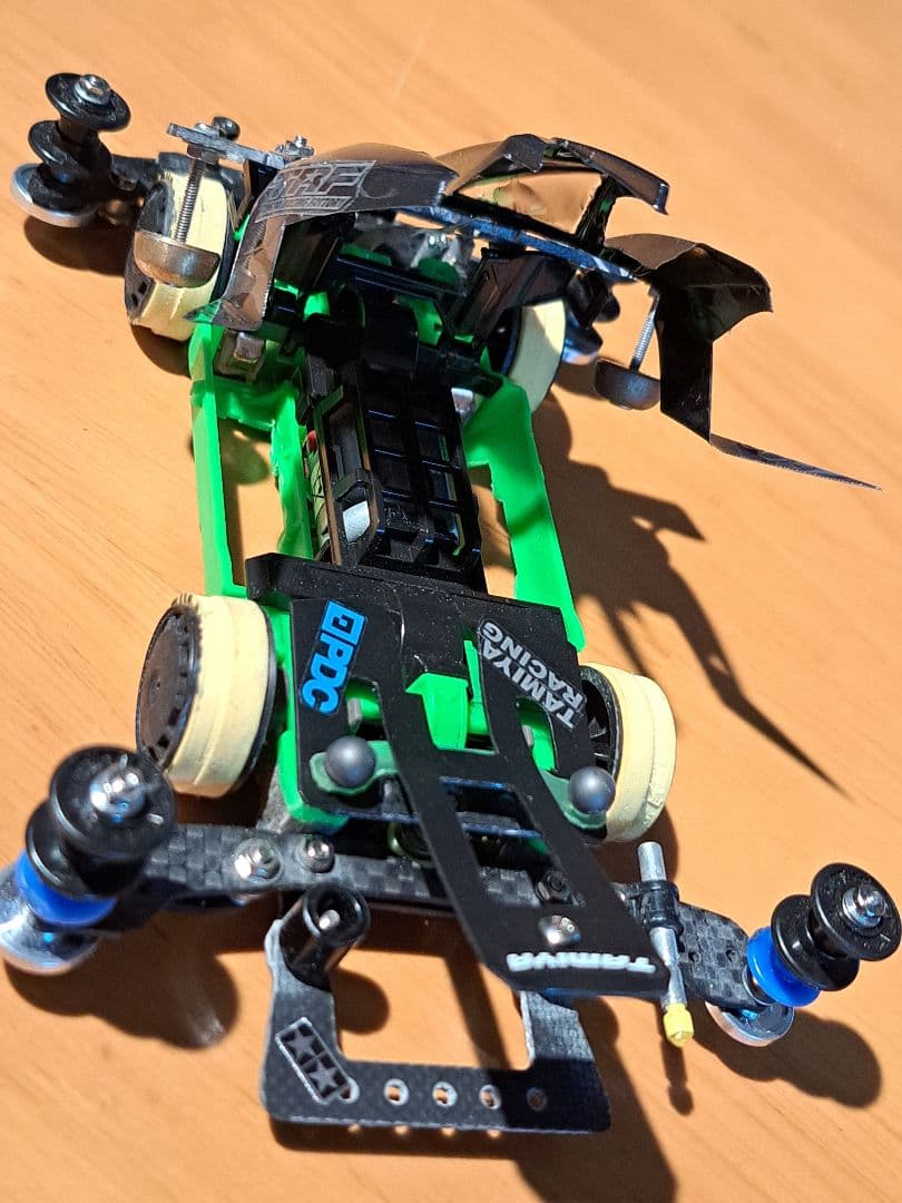 ミニ四駆　MSフレキ　フルカスタム　蛍光シャーシ　,レース仕様　ファイヤー塗装