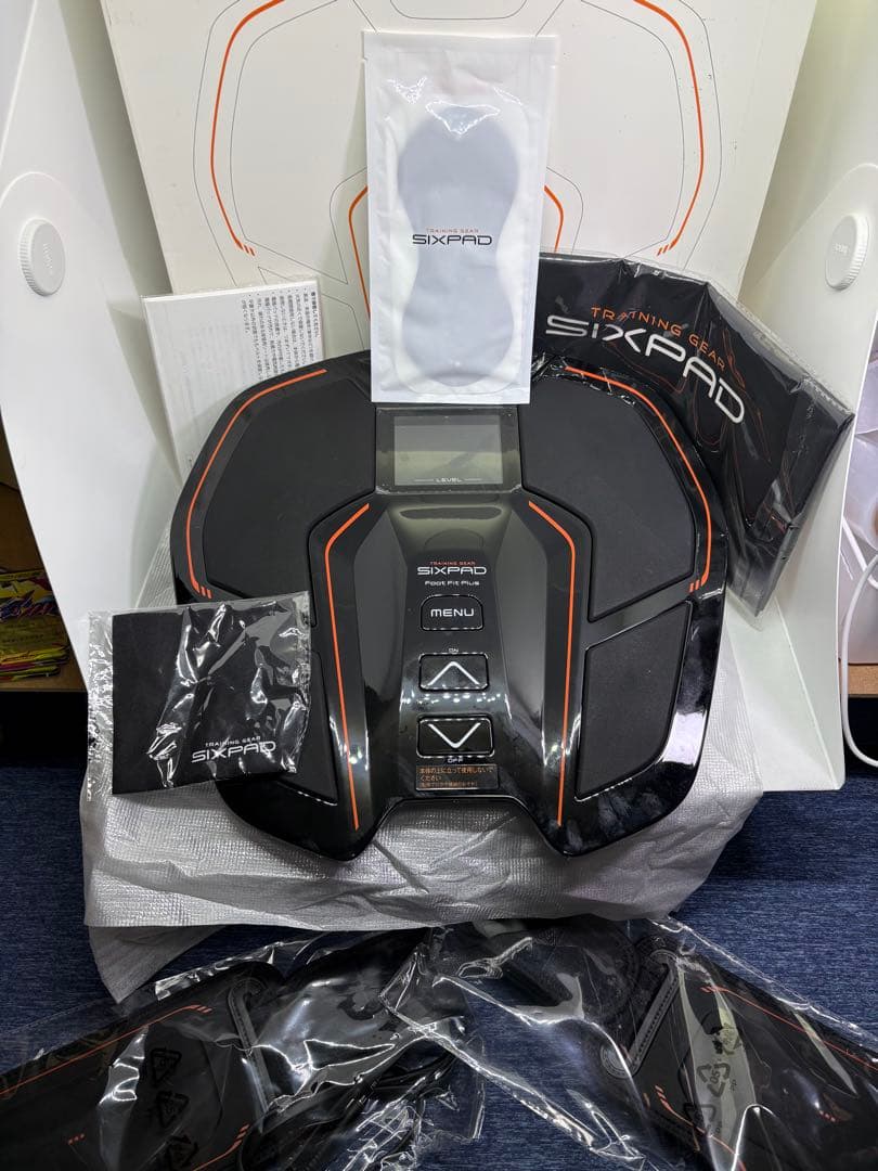 【年末感謝セール】【超美品】SIXPAD フットフィットプラス MTG SIXPAD Foot Fit Plus 2 フットフィットプラス2 SE-AG00A