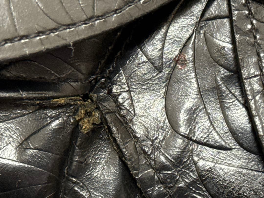 難アリ 本革 beauty:beast ビューティビースト 薔薇型押しバッグ 黒