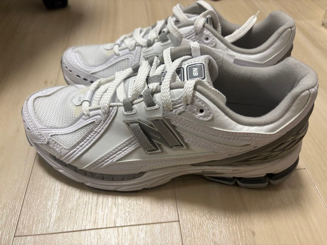 New Balance 1906r ホワイト　新品未使用 New Balance（ニューバランス） スニーカー レディース キッズ