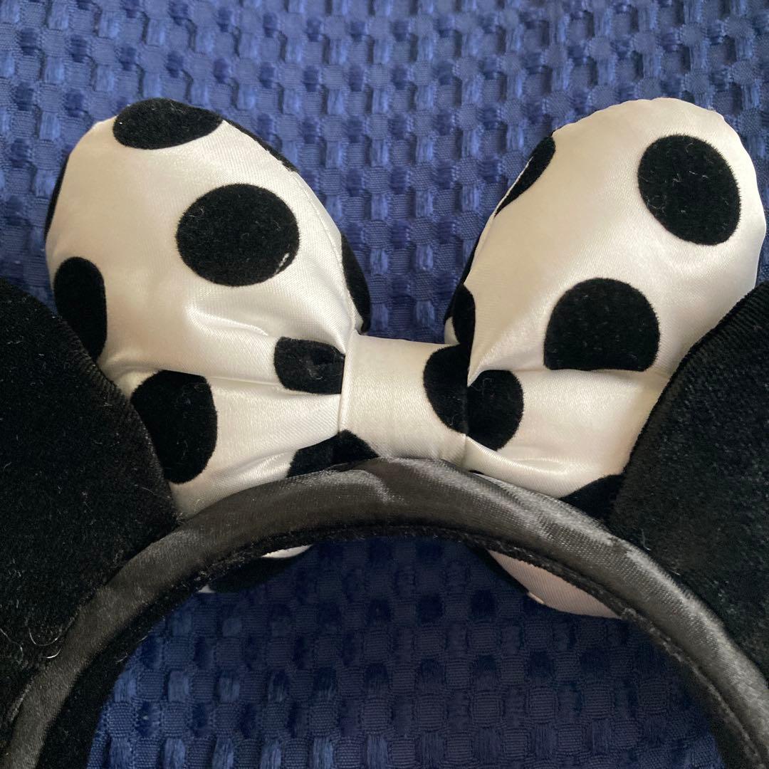 海外ディズニーカチューシャ 白黒ドット - メルカリ