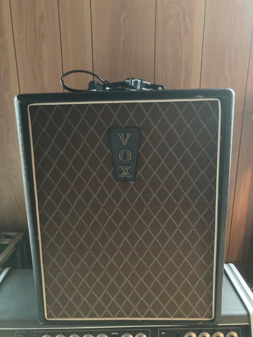 Vox T-25 ベース用アンプ The VOX Showroom - The Vox T-25 Bass Amplifier