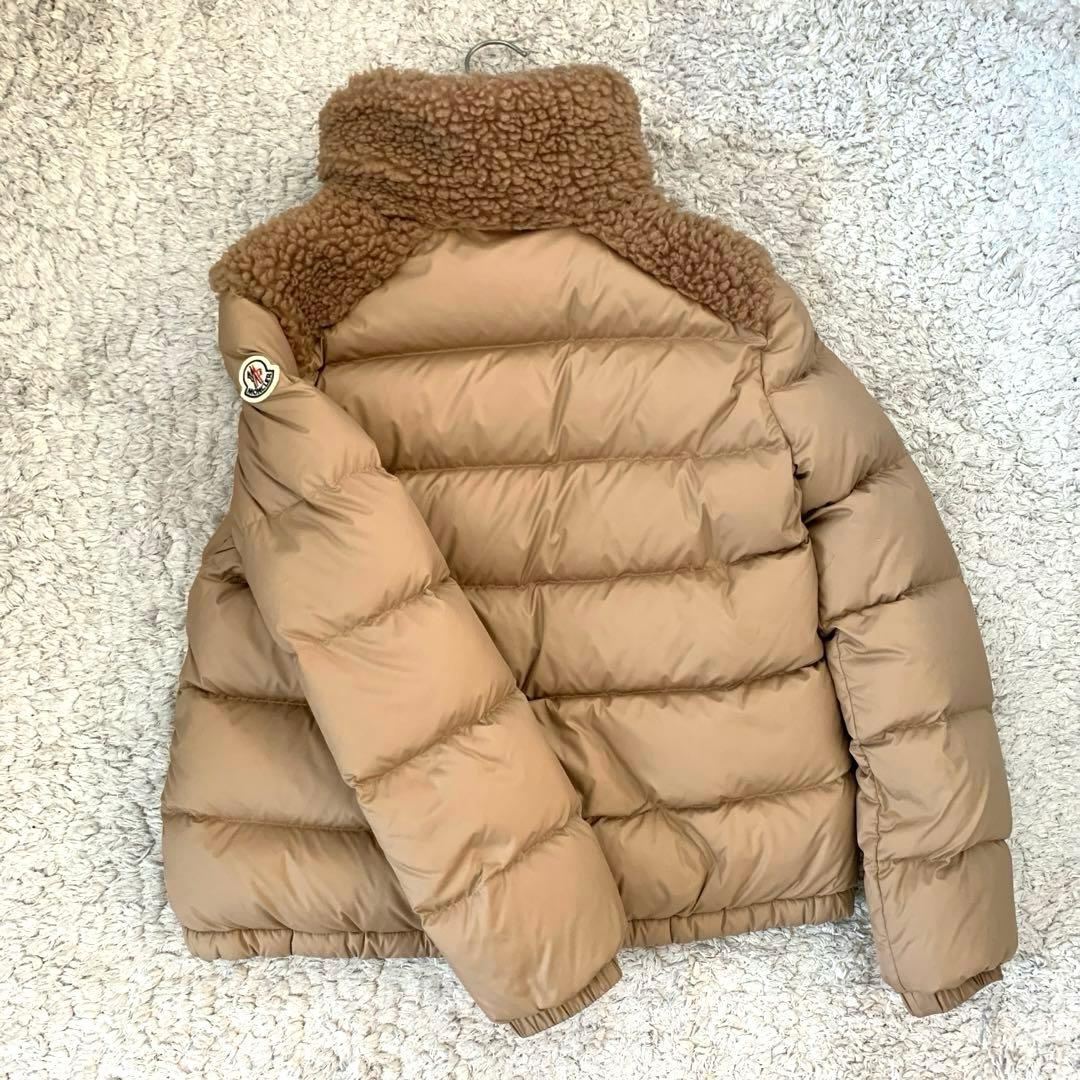 《未使用に近い》モンクレール　レディース　ダウンジャケット