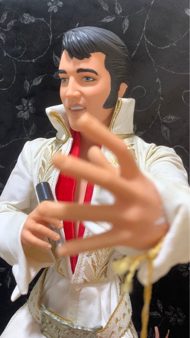 エルヴィスプレスリースーパーゴールド・エルヴィス限定版 1984年ワールドドール