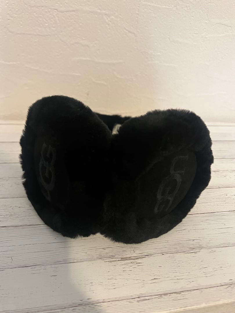 UGG ファー イヤーマフ　新品未使用　ブラック　箱あり 中古・古着通販】UGG (アグ) イヤーマフ｜ブランド・古着通販