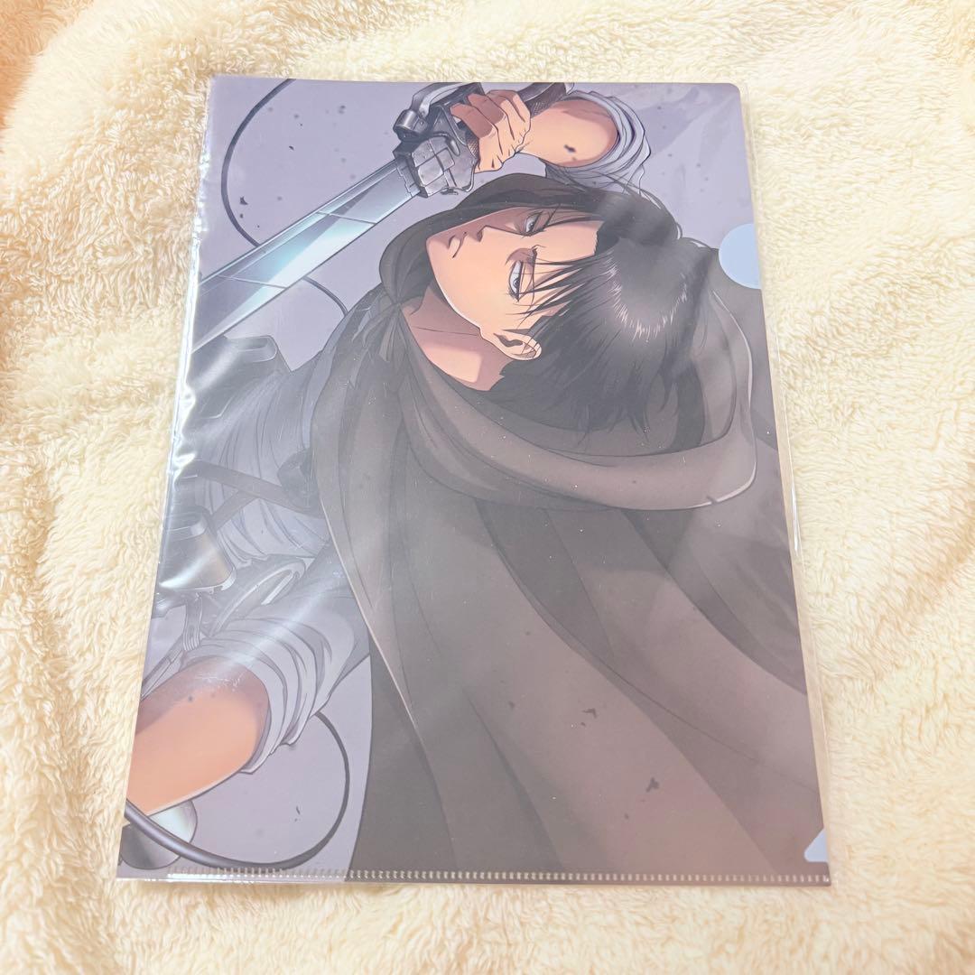 進撃の巨人 エルヴィン リヴァイ クリアファイル 4枚セット - メルカリ