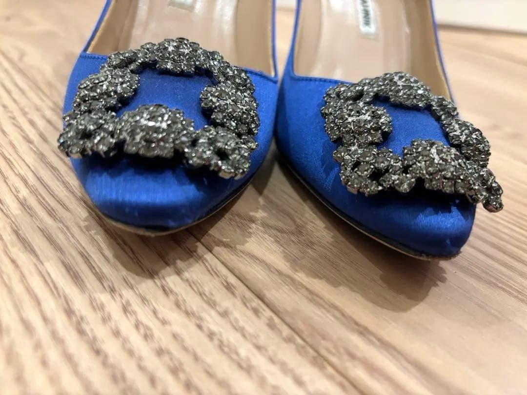 マノロブラニク36ManoloBlahnikハンギシ23サテンブルー - メルカリ