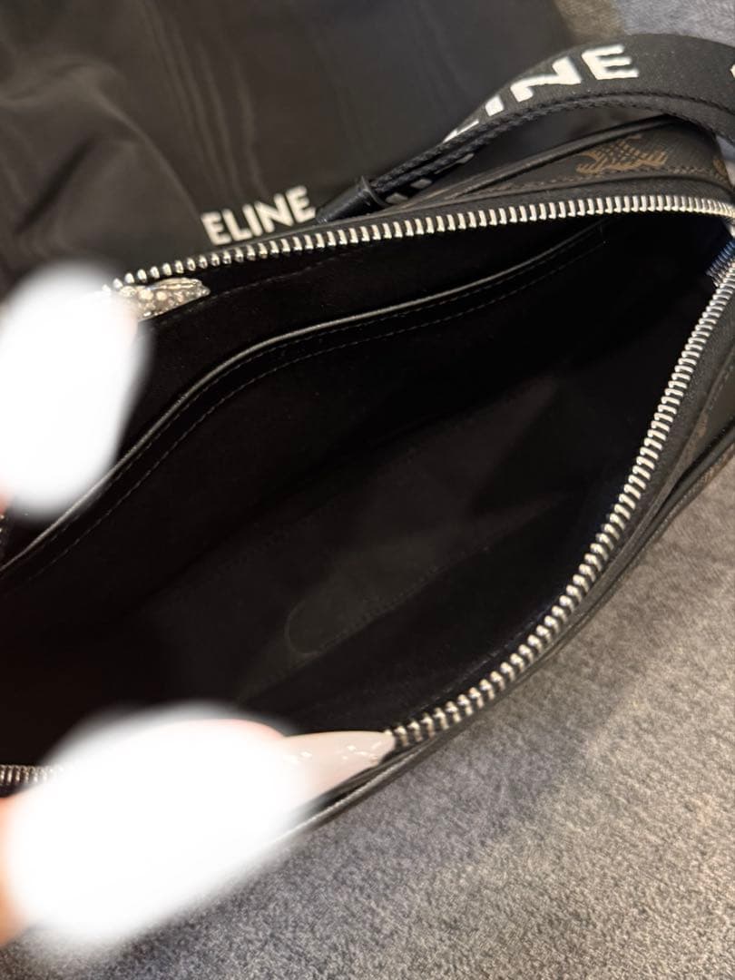 《りる》CELINE メッセンジャーバッグ ブラック
