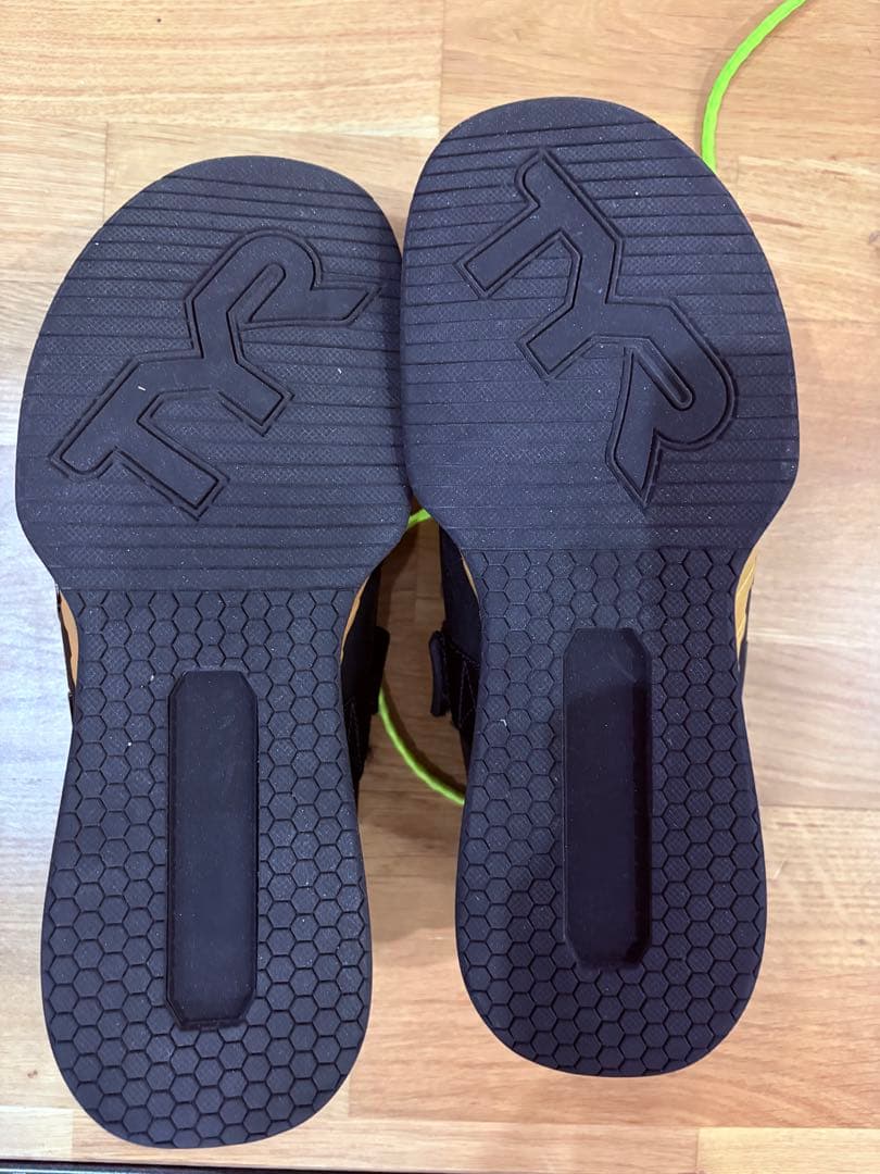 最終価格　TYR（ティア）L-1リフター 25.9cm