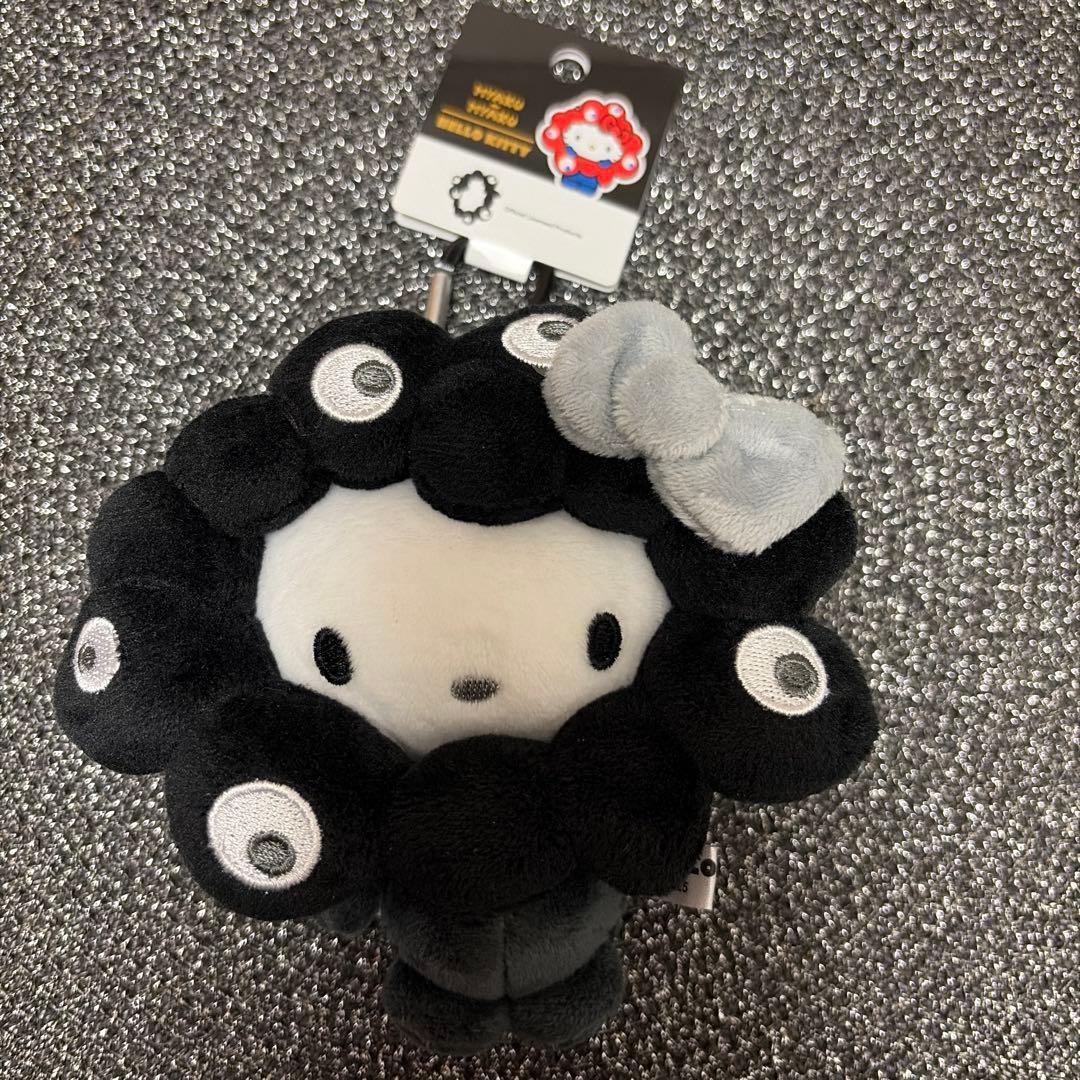 BC 黒ミャクミャクなりきりぬいぐるみ カラビナ付きサンリオ　キティ 黒ミャクミャク サンリオ なりきりぬいぐるみ カラビナ ハローキティ