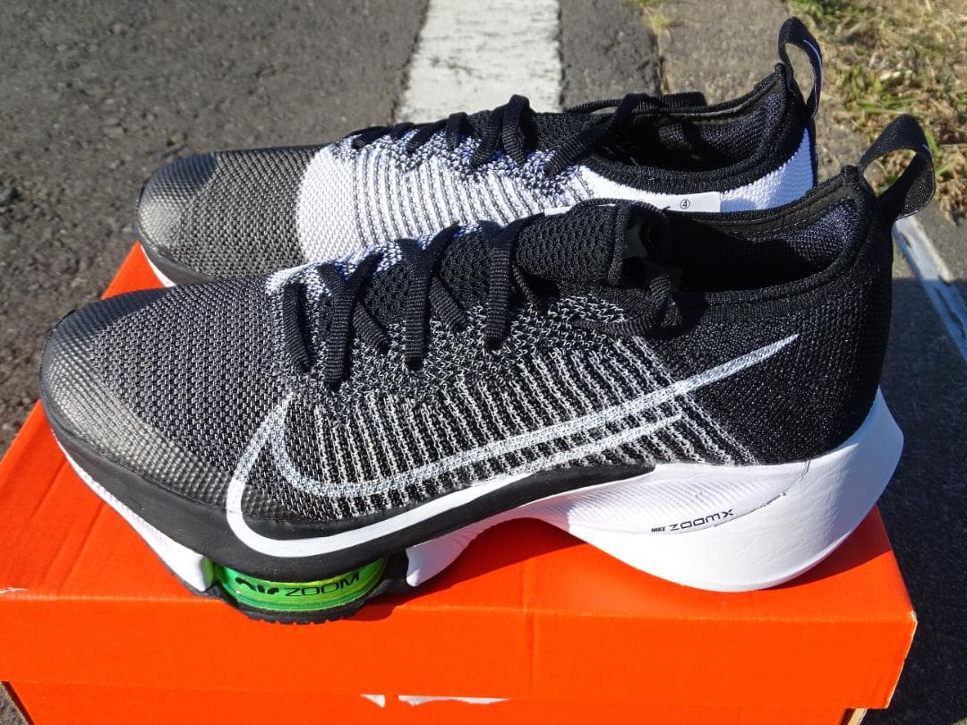 【未使用】ナイキ エア ズーム テンポ ネクスト％　25.0cm