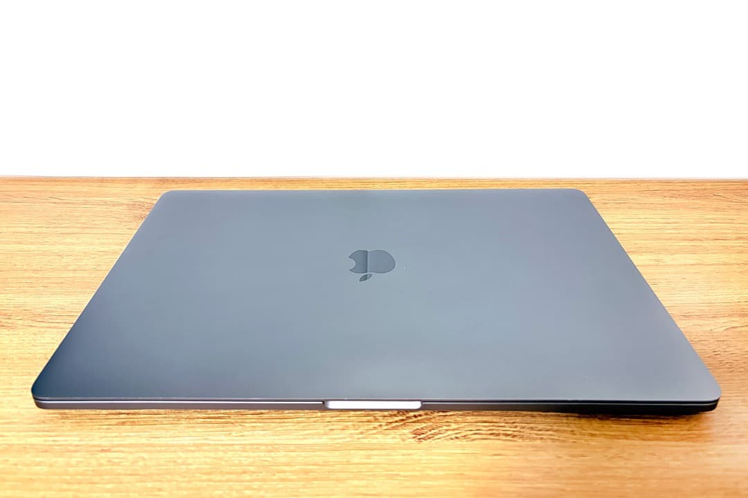 MacBook Pro 2018 15インチ i9 2.9GHz 16GBメモリ