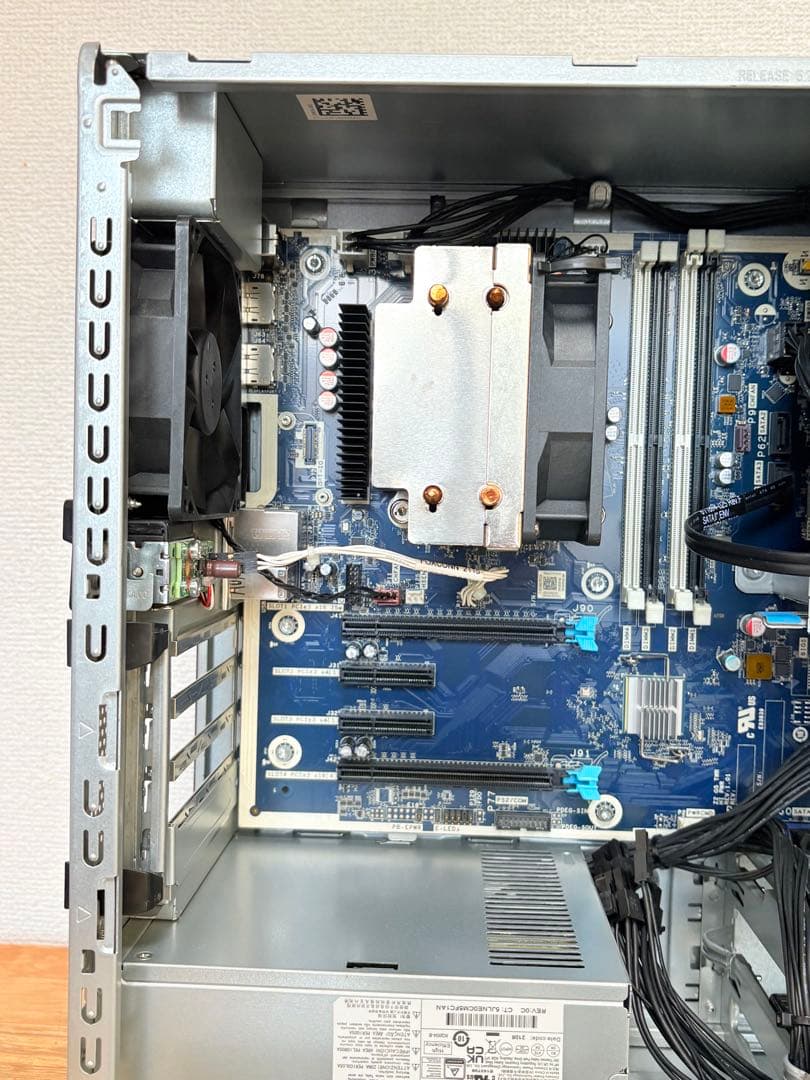 ベアボーン状態のHP Z2 Tower G5 Workstation - メルカリ