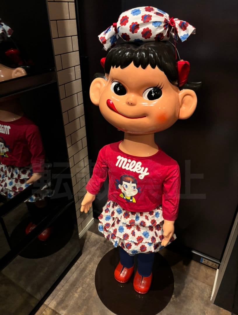 不二家 店頭ペコちゃん ほっぺの赤いペコちゃん 等身大