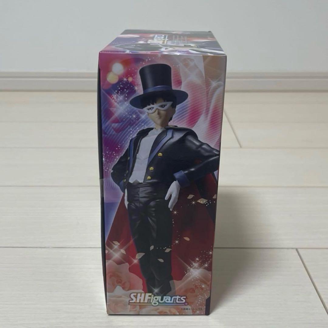セーラームーン フィギュアーツ タキシード仮面