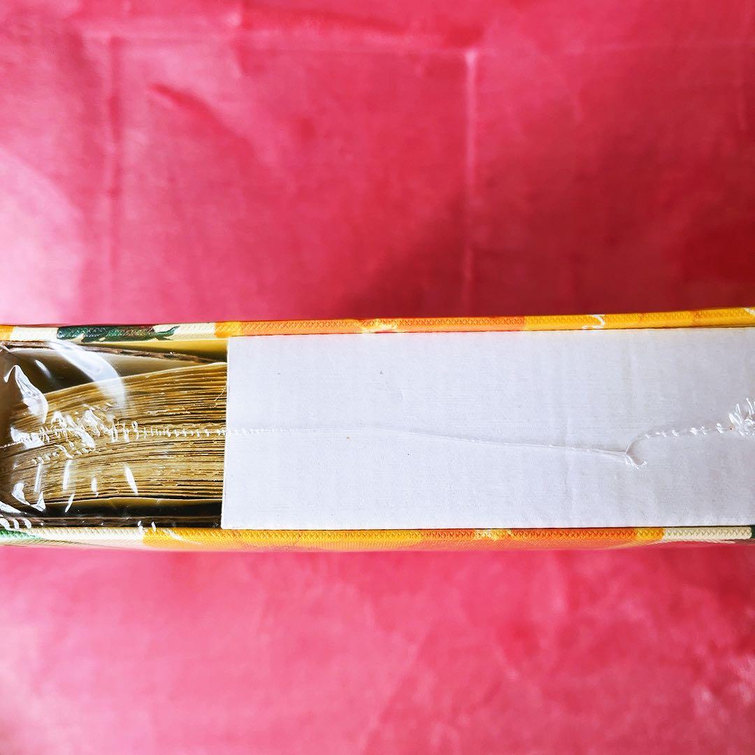 希少レア　ハローキティ　USA アルバム　缶ケース　着ぐるみ　ハチ　2003