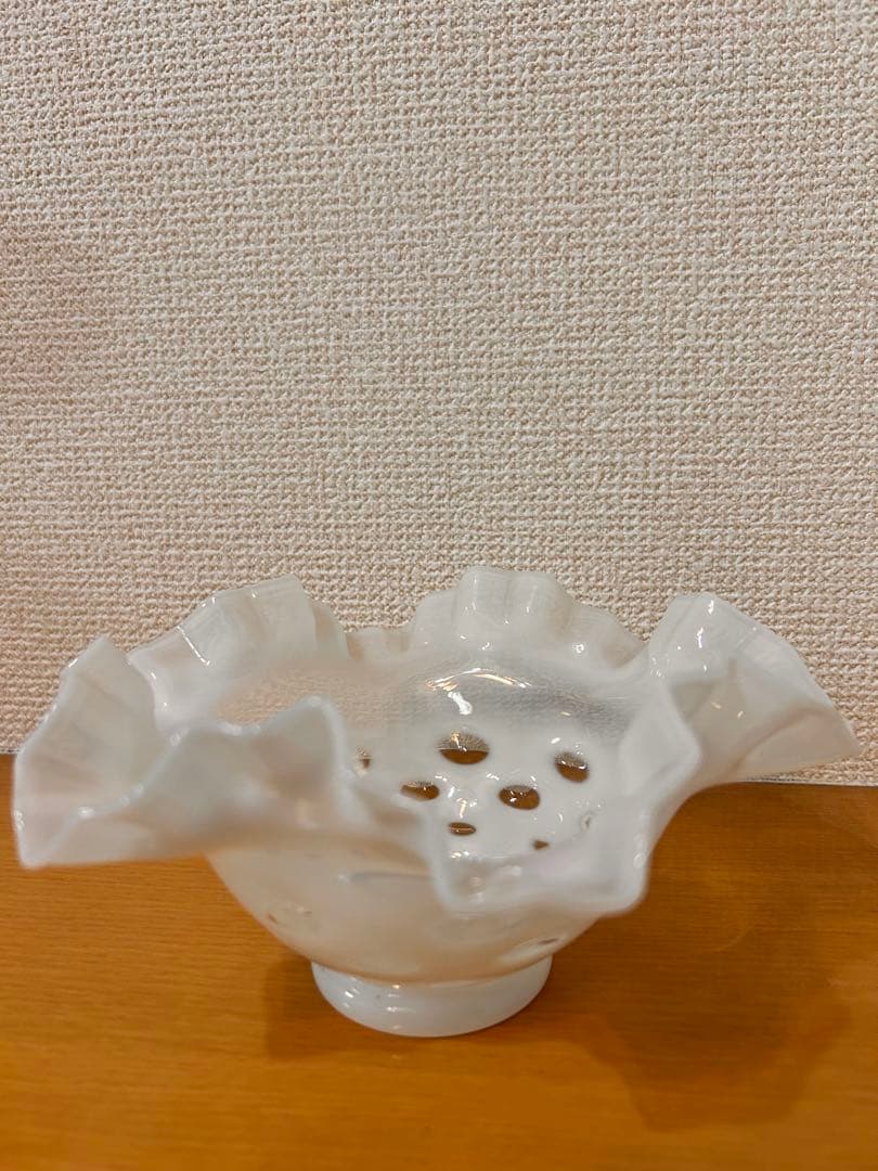 フェントン ミルクグラス フリルエッジボウル ホワイト　ドット フェントン - アイミルUSAヴィンテージ