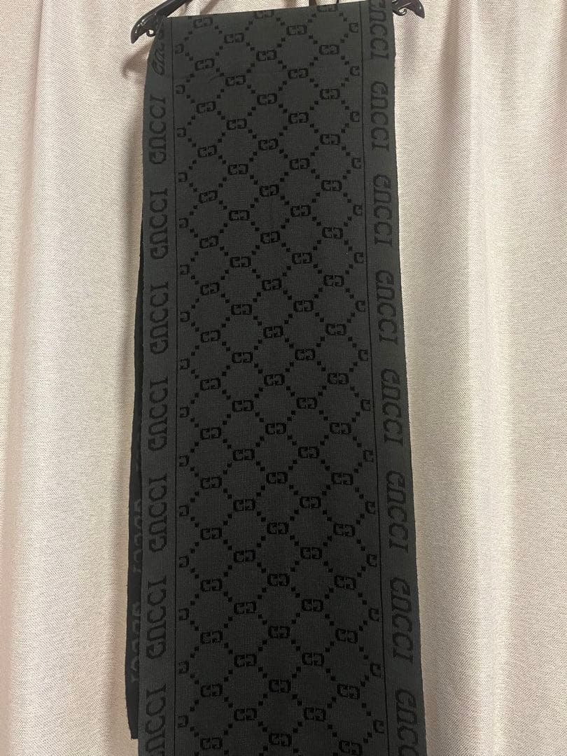 GUCCIロコ入りマフラー ノベルティ（プロフ必須） 美品 】GUCCI グッチ ノベルティ マフラー GG リバーシブル ブラック