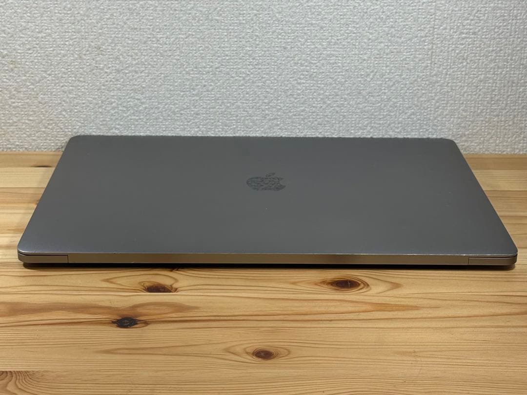 MacBook本体 MacBook Pro 15 2017 Touch Bar i7/16/250