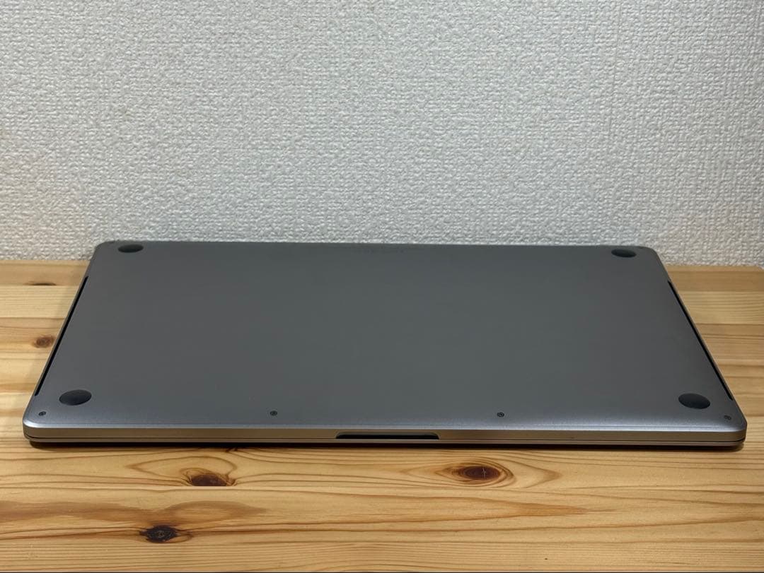 MacBook本体 MacBook Pro 15 2017 Touch Bar i7/16/250