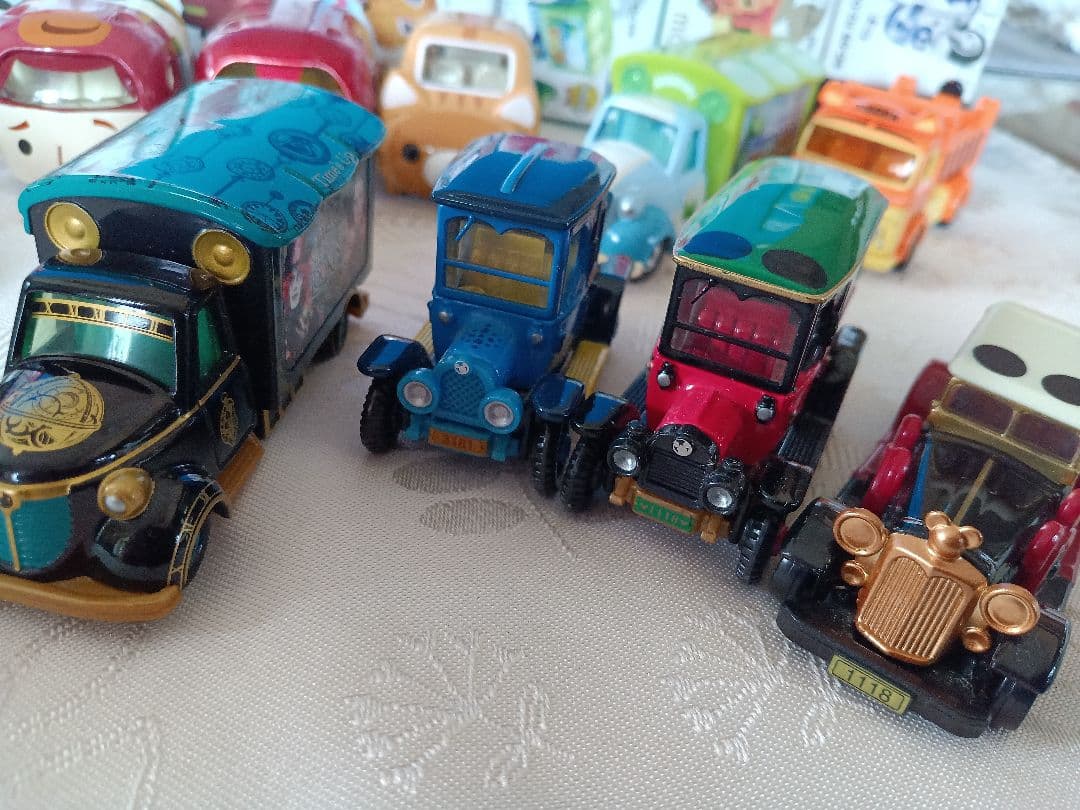 ディズニー ミニカーセット トミカ　まとめ売り　15台　中古　箱あり