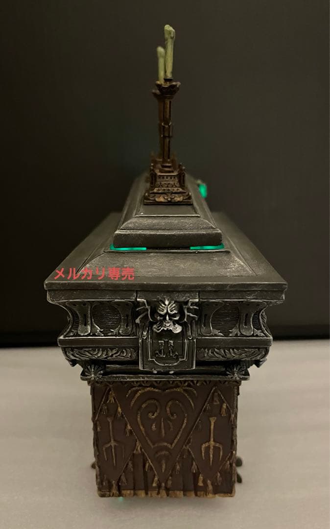 ディズニー　ホーンテッドマンション　温室の棺　フィギュア　世界500個