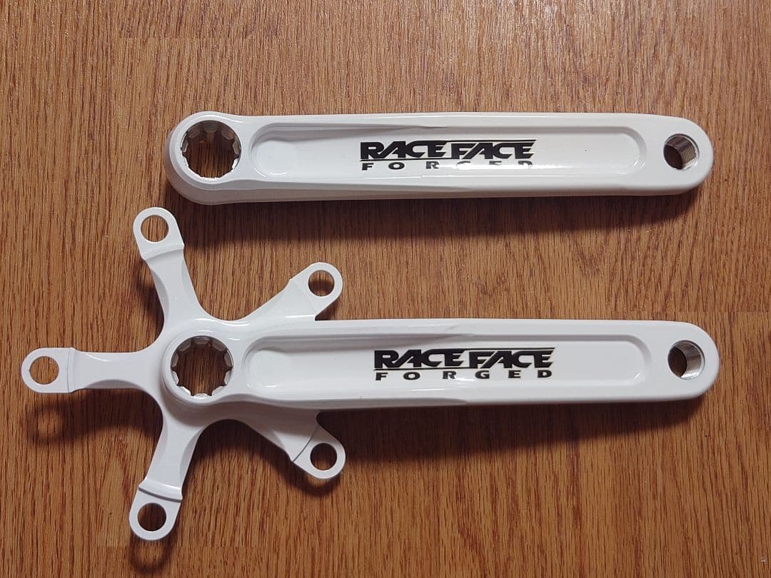 RACEFACE レースフェイス クランク ISIS嵌合 未使用品 RACEFACE 「レースフェイス」 AEFFECT 175mm クランクアーム / 伊勢崎