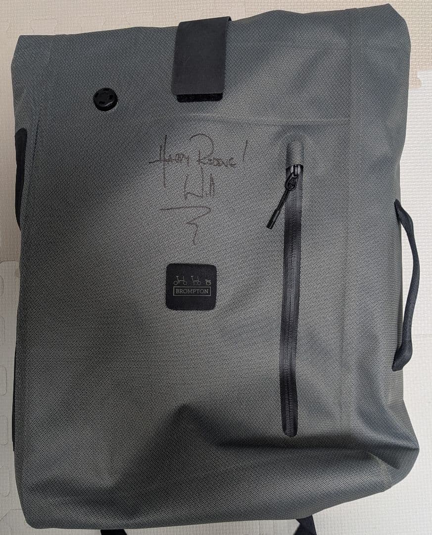 BROMPTON 防水 バッグ ウィル・バトラー=アダムスサイン入り 新登場】Brompton New Waterproof Bag - LIFE with BICYCLE Daikanyama