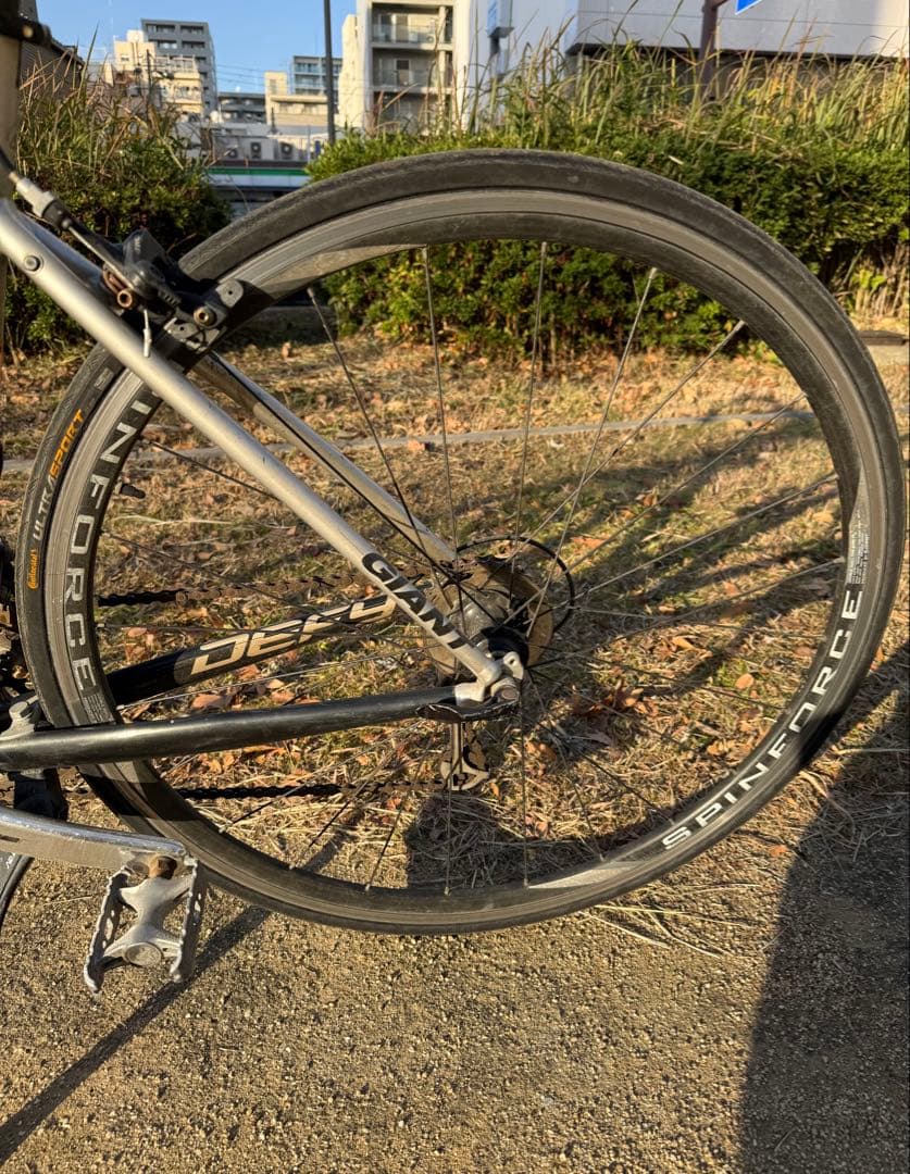 GIANT DEFY】ロードバイク／スタンド付き／要整備