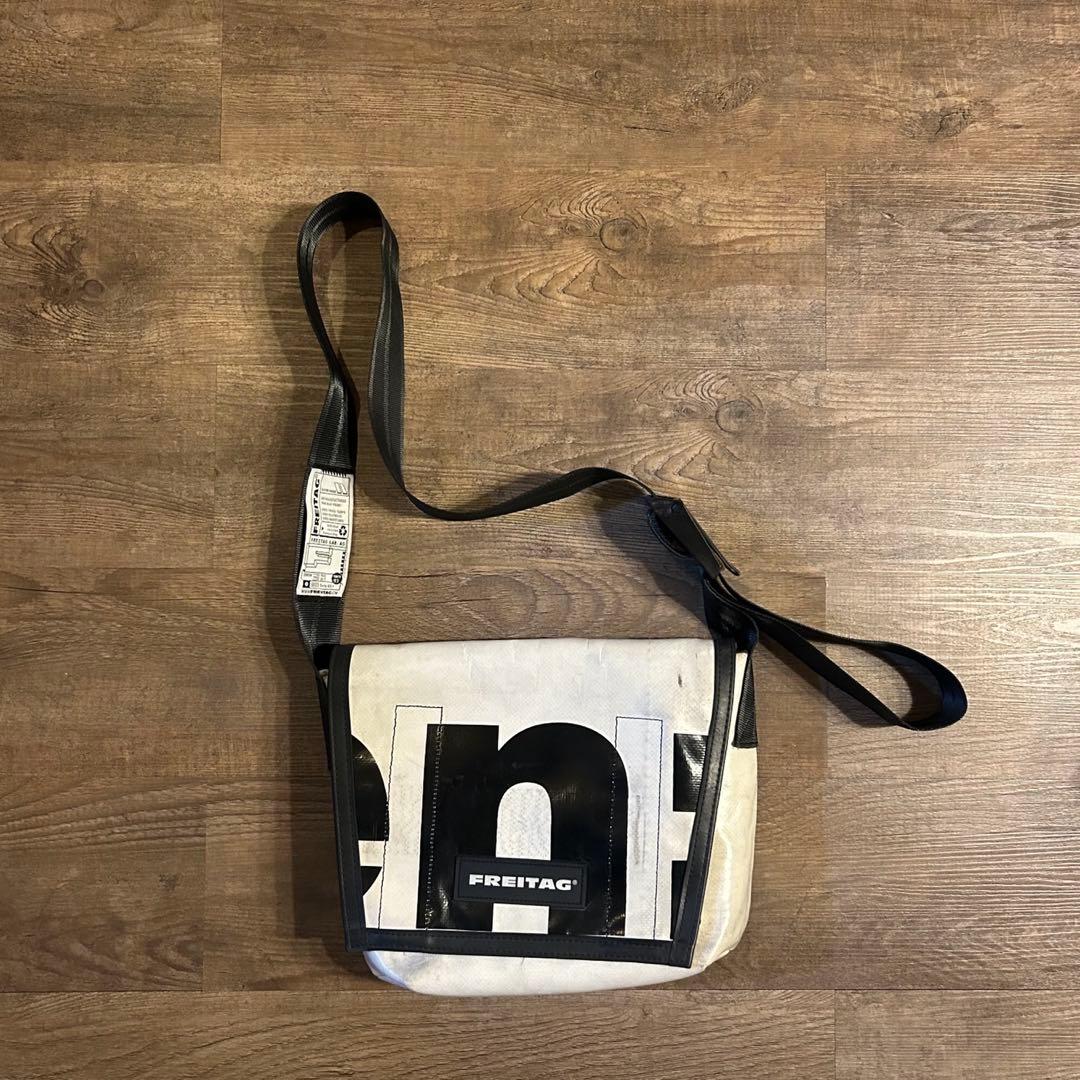 FREITAG G5.1 メッセンジャーバッグ ホワイト/ブラック FREITAG(フライターグ) 汚れ加工メッセンジャーバッグ ホワイト