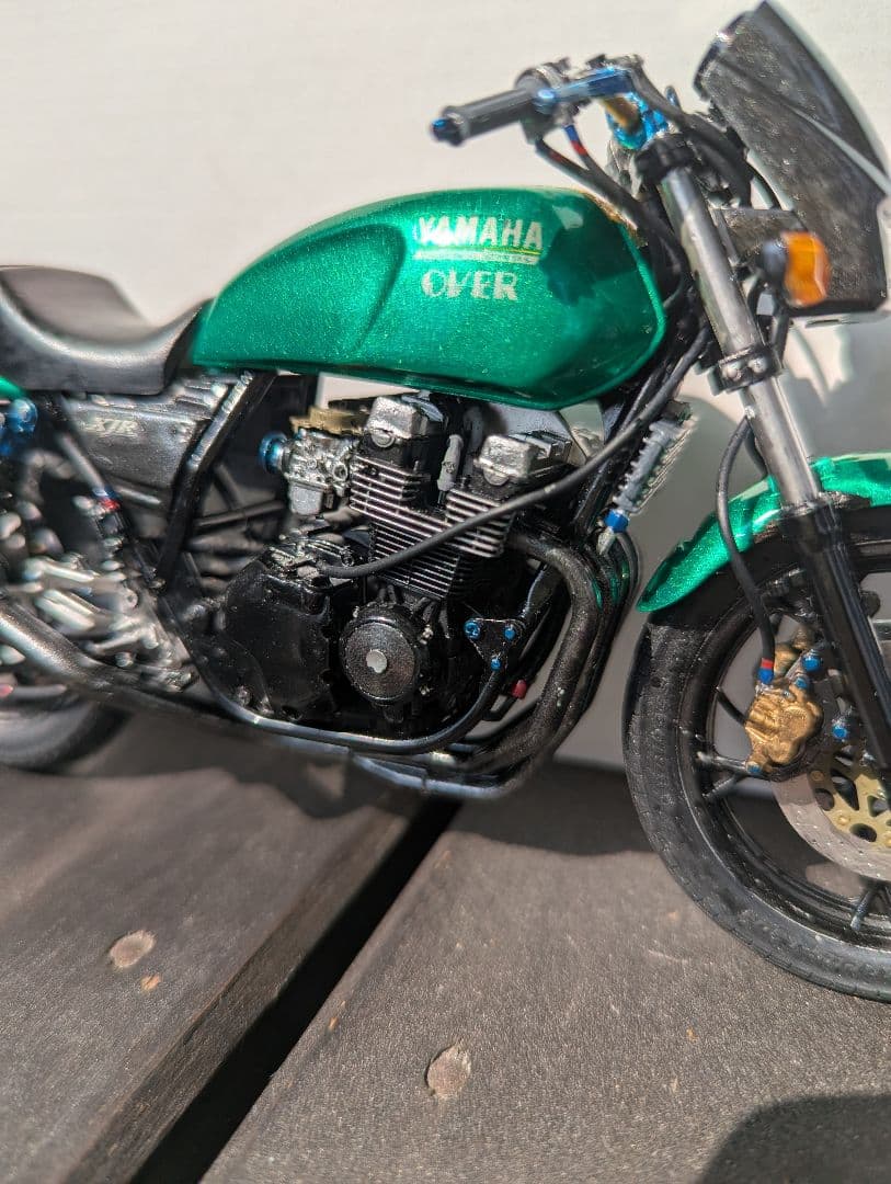 アオシマ1/12ヤマハXJR400RⅡ改バイクプラモデル