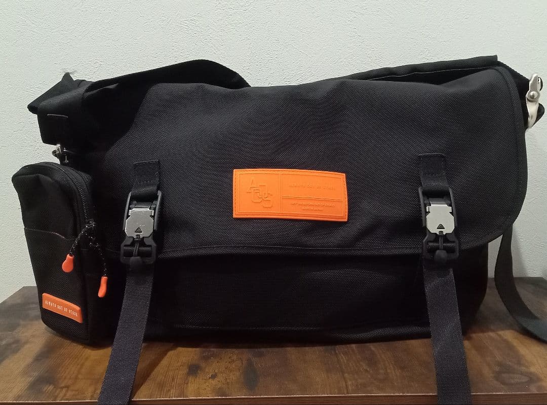 ALWAYS OUT OF STOCK / メッセンジャーバック A.O.O.S OUTDOOR PRODUCTS（アウトドアプロダクツ） ショルダーバッグ