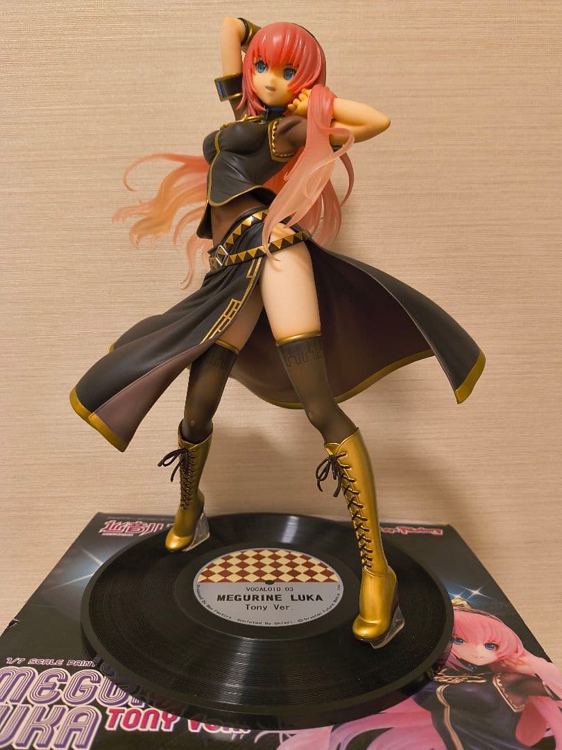 巡音ルカ MEGURINE LUKA TONY VER. フィギュア