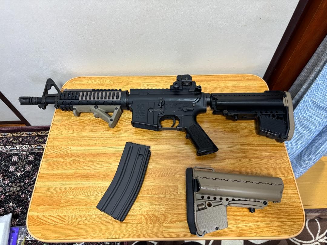 東京マルイ 次世代電動ガン M4 CQB-R タンカラーストック付き TOKYO MARUI（東京マルイ） M4 CQB タンカラーモデル No.5 電動ガン