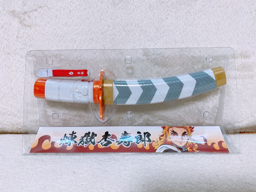 希少　入手困難品　煉獄杏寿郎　無限列車　日輪刀　ペンライト