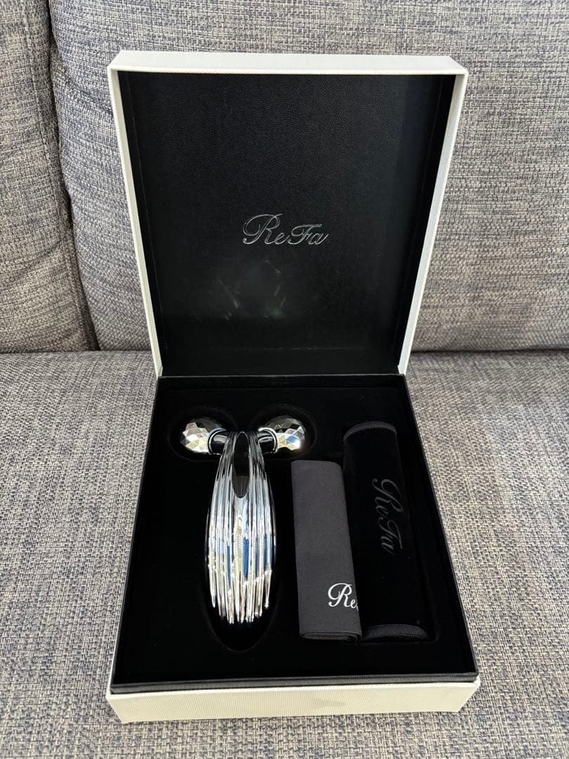 (正規品)新品、未使用品。プレゼントにも最適ReFa カラットレイお得です