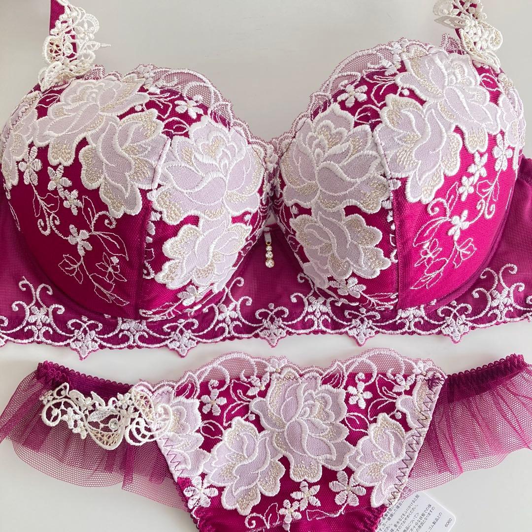 ワコール ルジェ E75/M EN Tバック ソング タンガ 花柄 - メルカリ