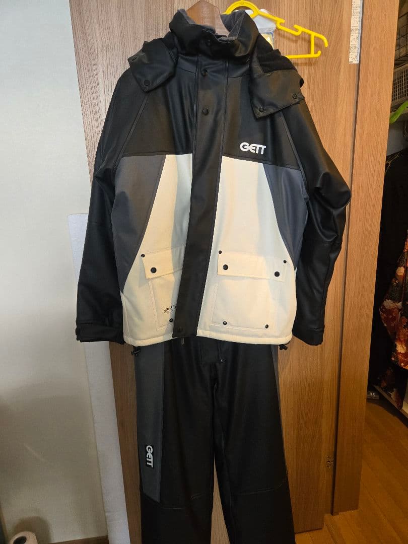 フィッシングウェア 防寒 上下 新品未使用 フィッシングスーツ 上下セット フィッシングウェア 防寒服アウター