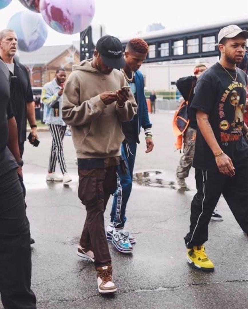 Travis Scott着用 90s- Nike センタースウォッシュ - メルカリ