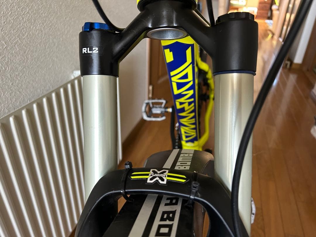 コメンサル オールマウンテンハードテイル NEO YELLOW Lサイズ - メルカリ