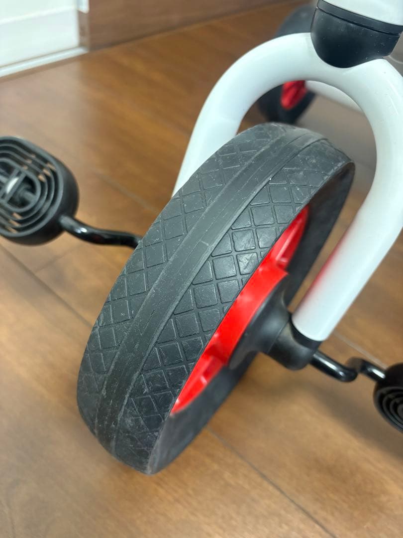 Winther 三輪車 ホワイト/レッド　ボーネルンド　ペリカンデザイン