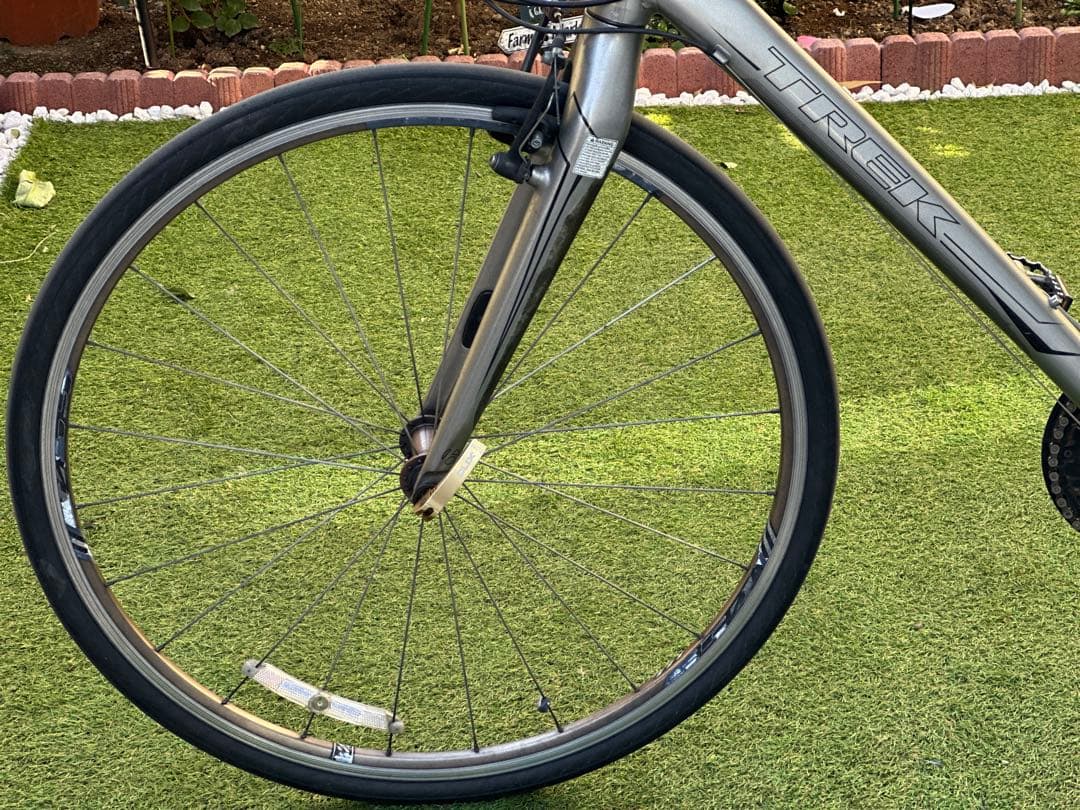 TREK 7.3FX クロスバイク（Deore/LX搭載・直接引取限定）