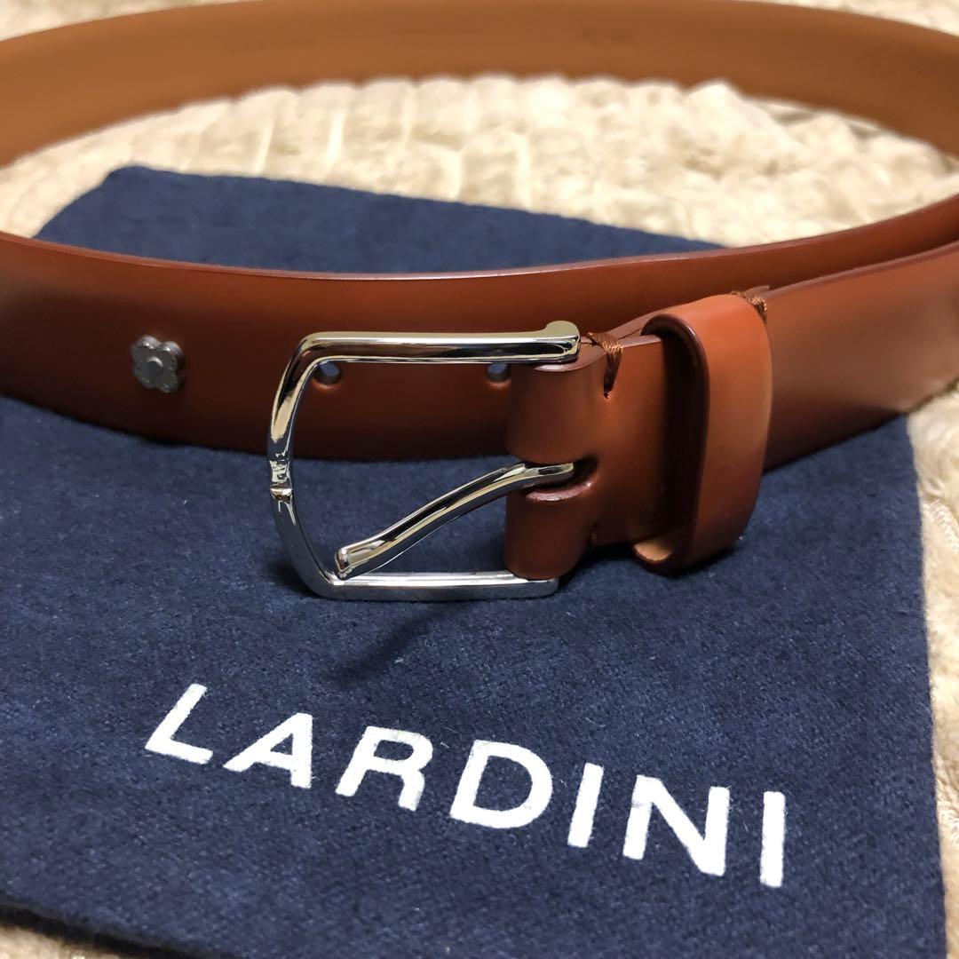 ラルディーニLARDINI本革レザーベルト フラワーピン付/ブラウン85cm LARDINI（ラルディーニ） ラペルピン CNFLWPIN CNC324 メンズ フラワー