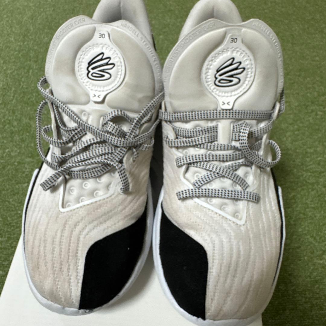 Curry 12 PSCS 27.5cm ホワイト/ブラック