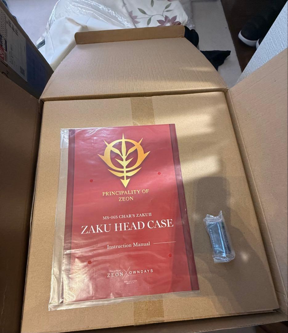 オンデーズ　コラボ　ガンダム　ザク　ヘッド　ケース　メガネ入れ