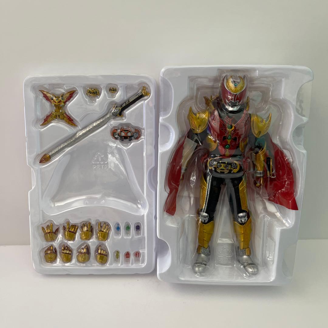 SHフィギュアーツ 真骨彫製法 仮面ライダーキバ エンペラーフォーム