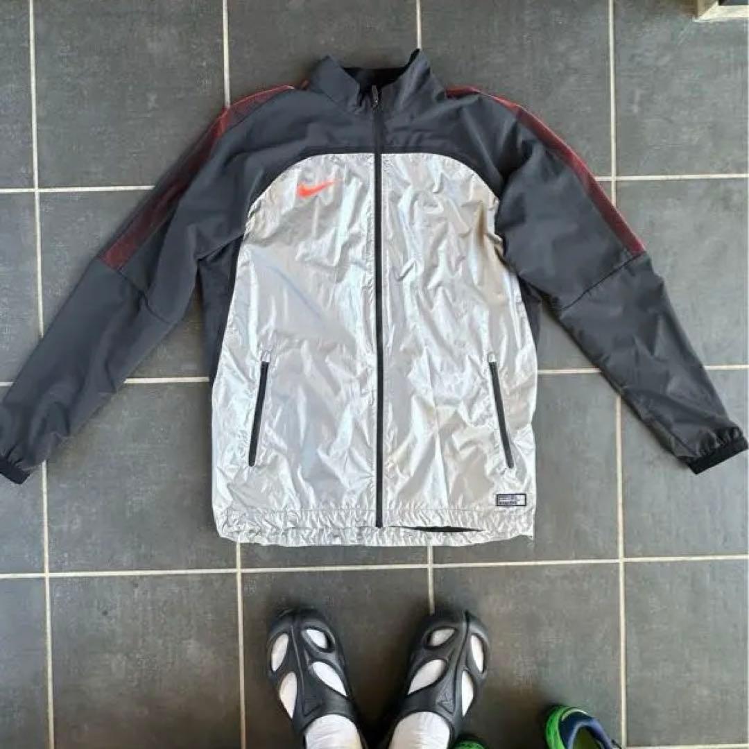 nike ナイロンジャケット　y2k テック NIKE 00s ナイロンジャケット テック系 短丈 ドローコード y2k - メルカリ
