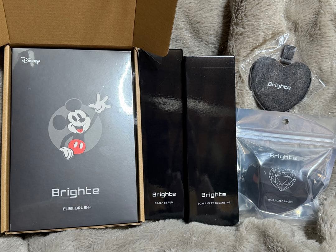 新品 未使用 ミッキー＆特典付Brighte エレキブラシ+ ミッキーマウスが美顔器に！累計35万個突破の美容家電ブランドBrighte